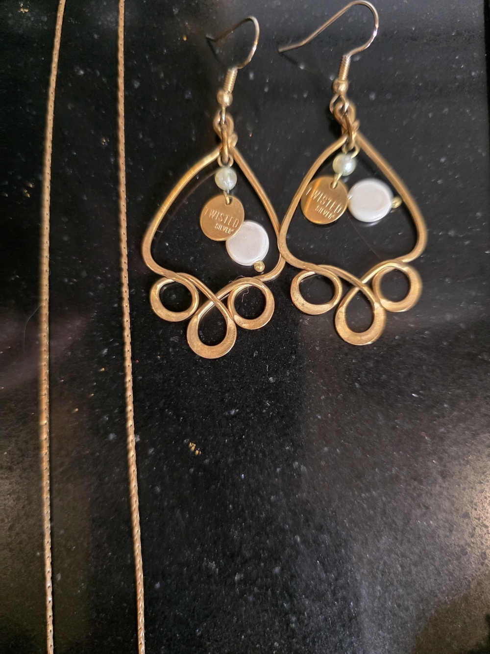 Gold And Siler  Tone Women's Necklace, Bracelet And Earring Bundle - Picture 3 of 7